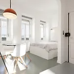 Whome Chic Located In Historic Centre * 리스본